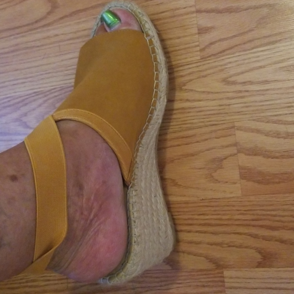 Shoes - Picture 2 of 6